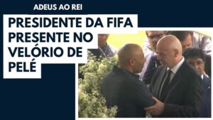 Presidente da FIFA, Gianni Infantino se despede de Pelé