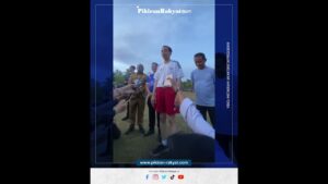 Presiden Jokowi Main Bola Bersama Anak-anak di Papua, Dinotice FIFA #beritaterkini