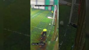 Sinfdoshlar Yigilib Futbol O'ynaganda #fotball #uzbekistan #fifa #world #shortvideo #super